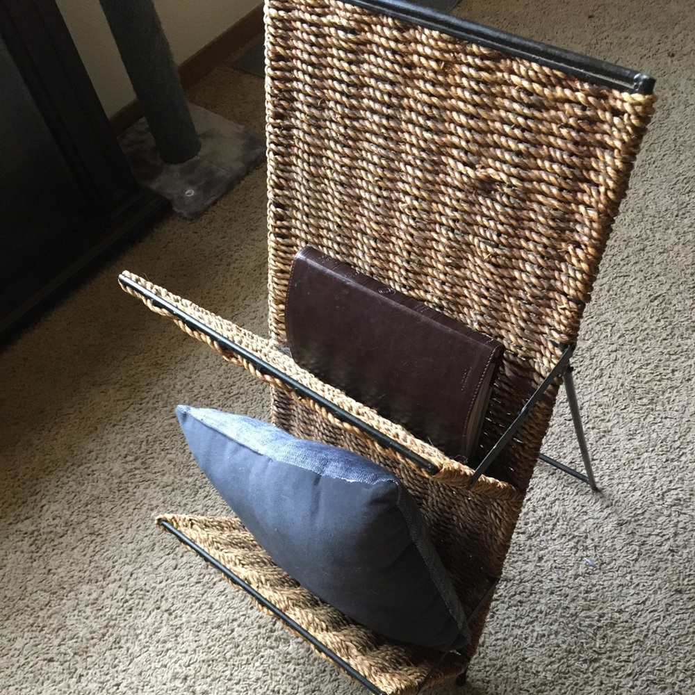 Book/blanket holder